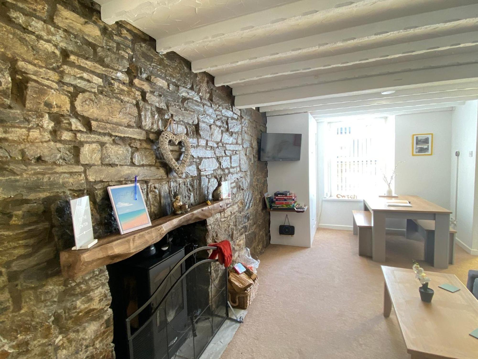 The Cwtch, Log Fire, Sleeps 6, Nr Zip World, Brecon And Bike Park Wales Villa Aberdare Exterior photo